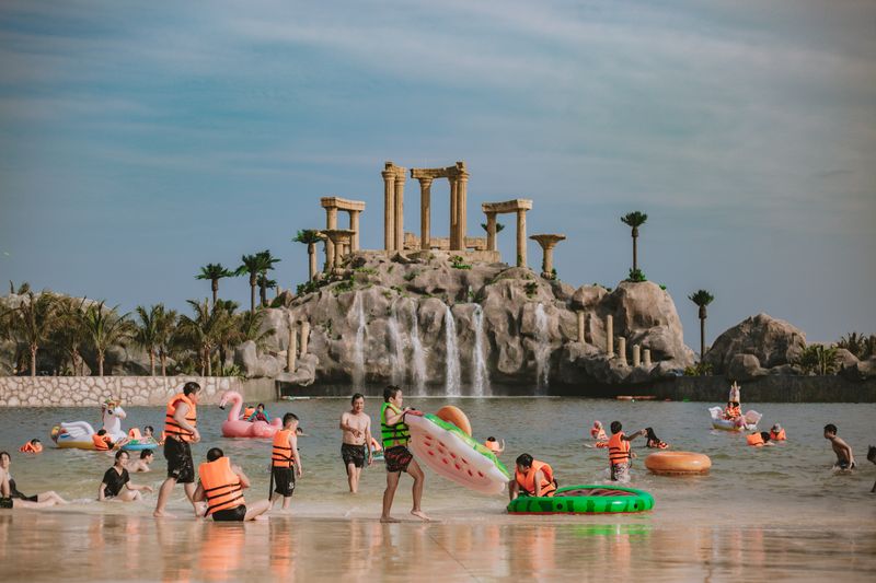 Hồ bơi tạo hình kiến trúc Hy Lạp Vinhomes Ocean Park 2