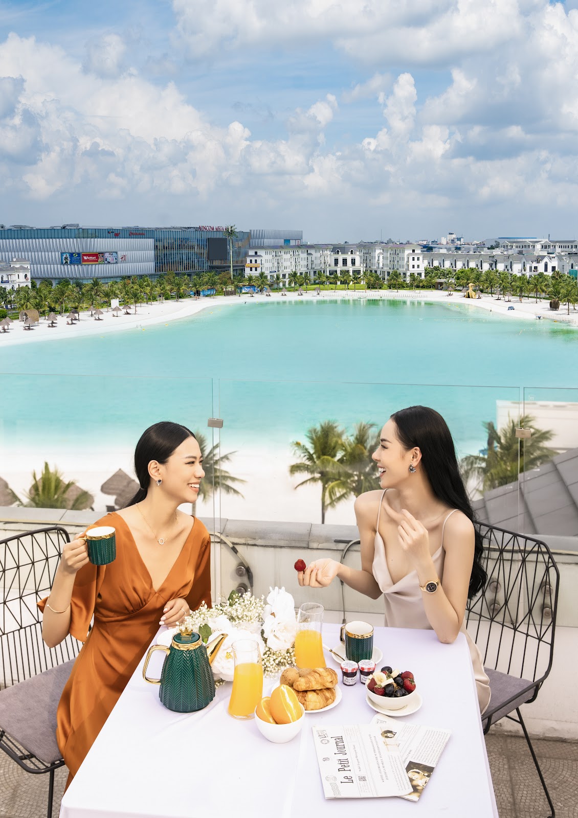 Cafe view bãi biển Vinhomes Ocean Park 2