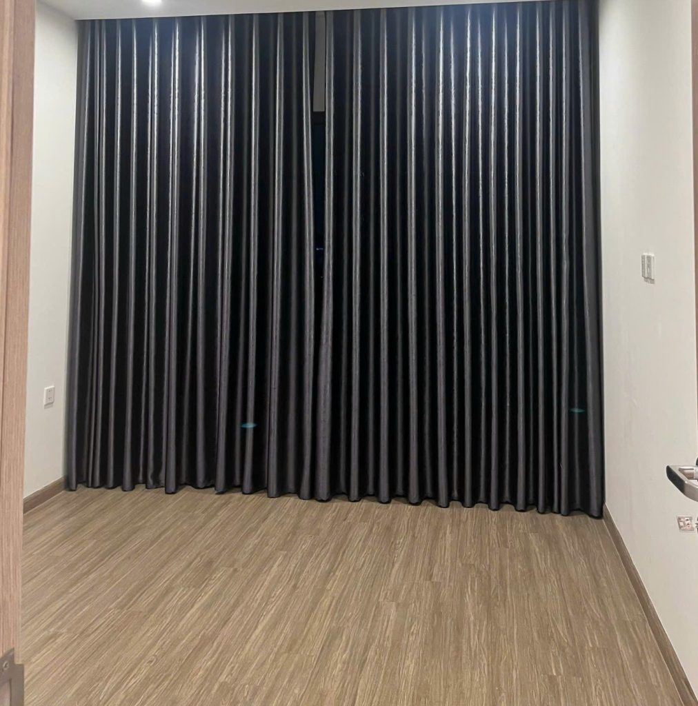 Phòng ngủ với rèm cửa căn hộ cho thuê The Rainbow Vinhomes Grand Park