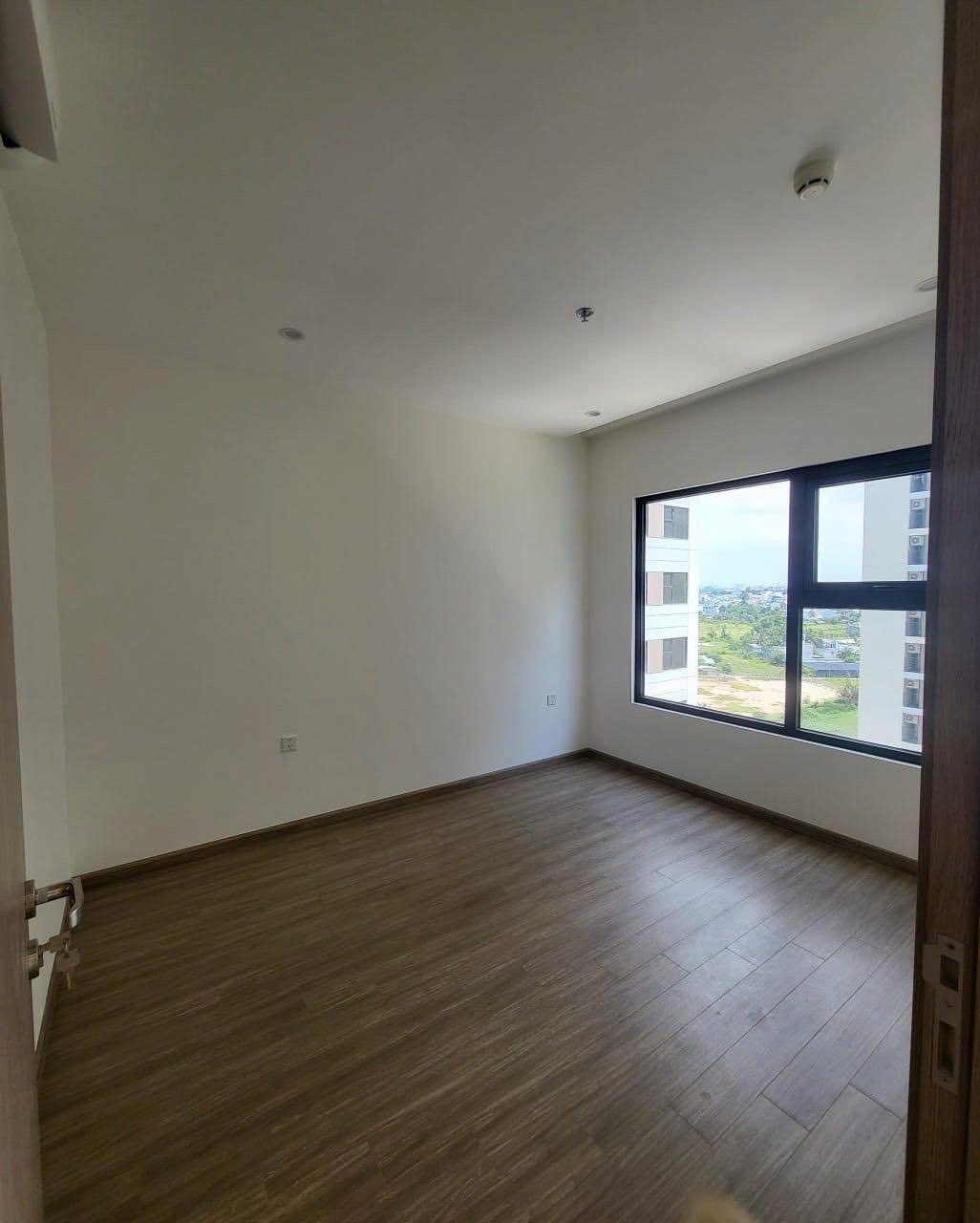 Phòng khách trống căn hộ cho thuê The Rainbow Vinhomes Grand Park